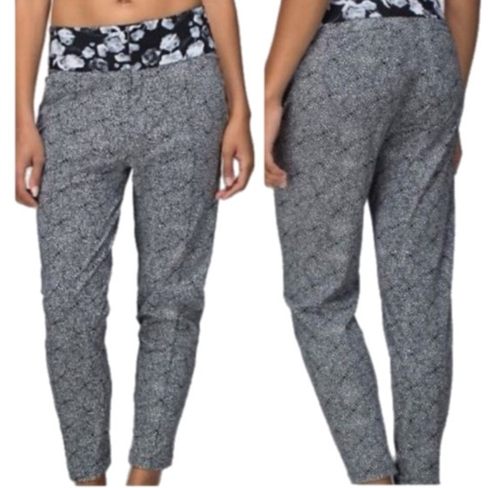 Lululemon Departure Pants in Plush Petal Black Ghost / Black Floral Like New